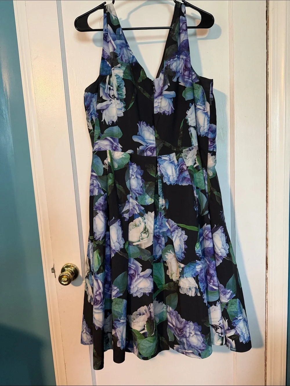City Chic Black Floral V-Neck Midi Dress with Purple & White Blooms size 20 - Picture 4 of 6